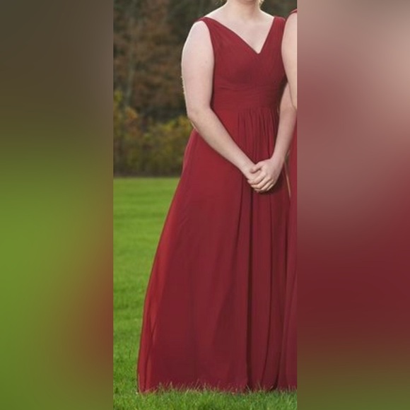 Bill Levkoff Bridesmaid dress Size 10 - color wine/cranberry - Picture 2 of 16